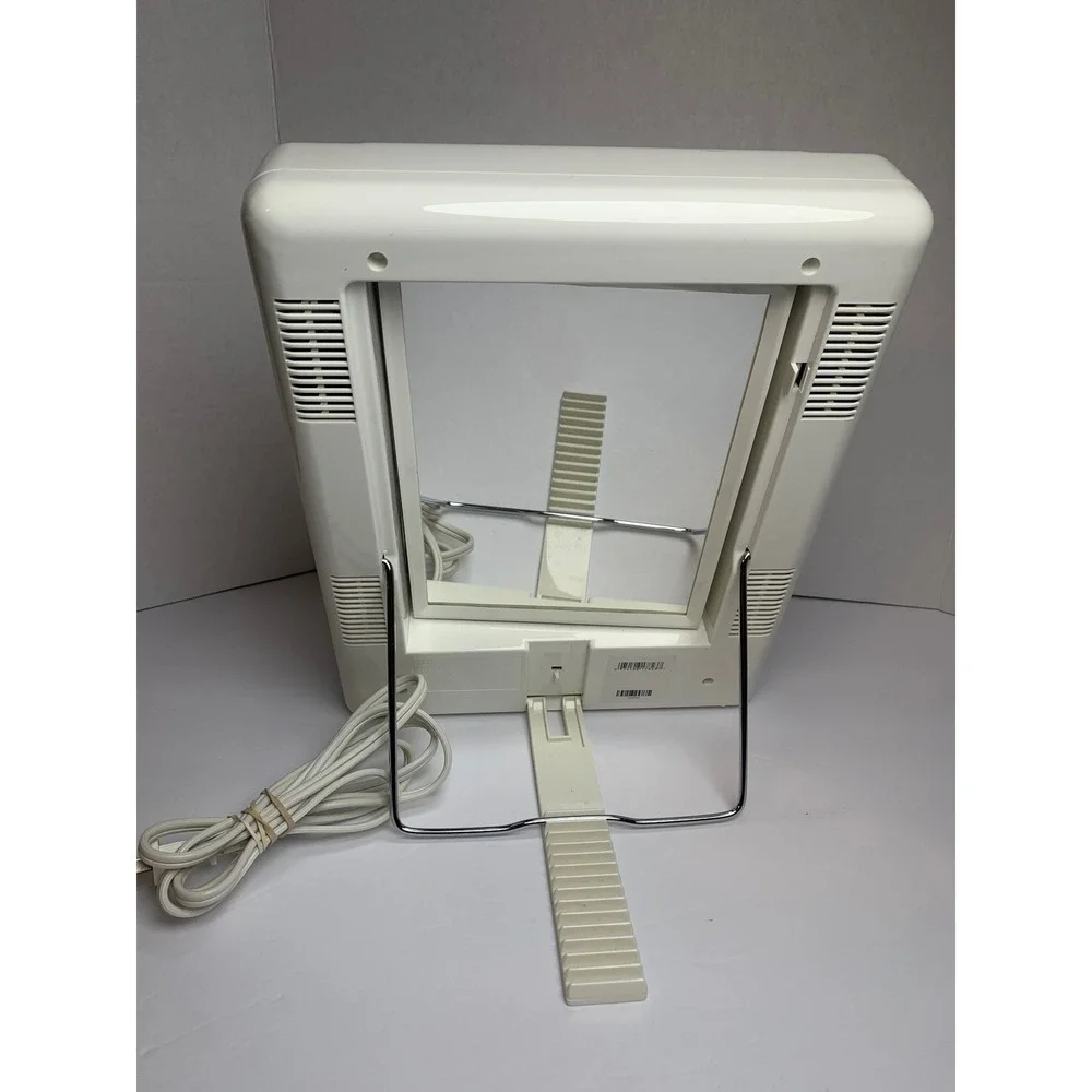 Vintage Illuminated Makeup Mirror Tri-Panel 4 Light Settings TM7L Magnifying 90s